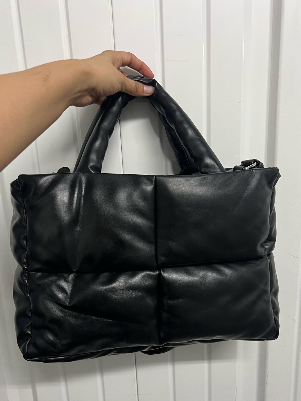 Black Quilted Puffer Tote Bag - Stylish Everyday Handbag